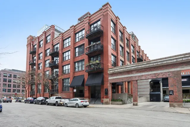 $865,000 | 1000 West Washington Boulevard, Unit 137, Chicago, IL 60607