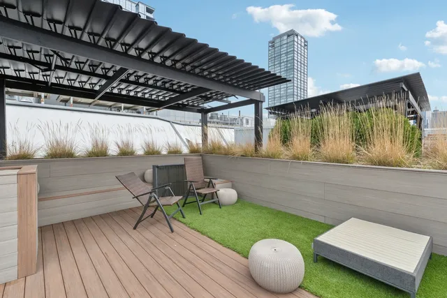 $865,000 | 1000 West Washington Boulevard, Unit 137, Chicago, IL 60607