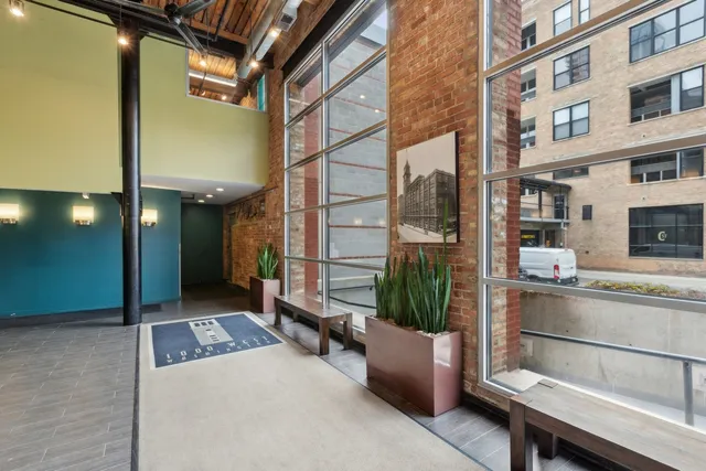 $865,000 | 1000 West Washington Boulevard, Unit 137, Chicago, IL 60607