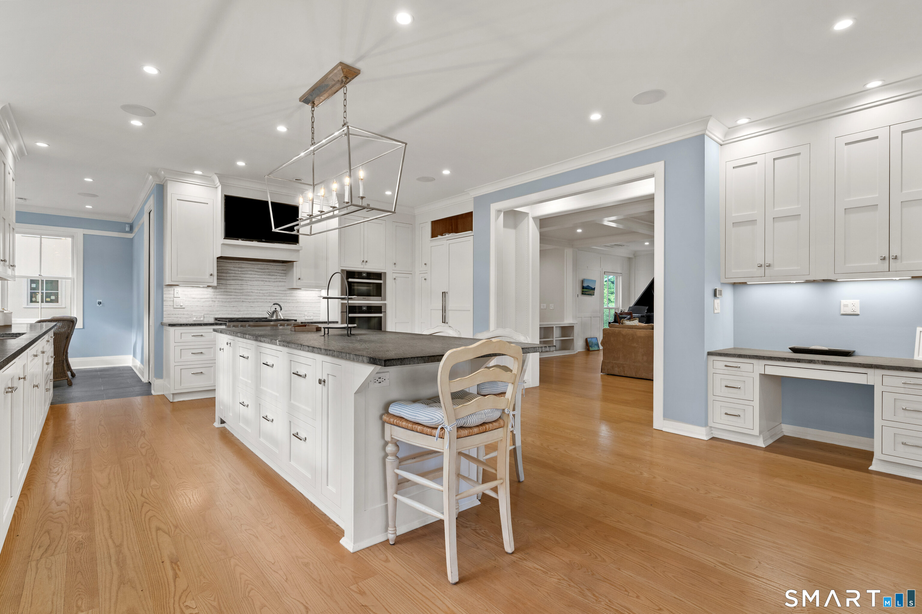 244 Pine Orchard Road Branford, CT 06405 - Photo 10 of 36