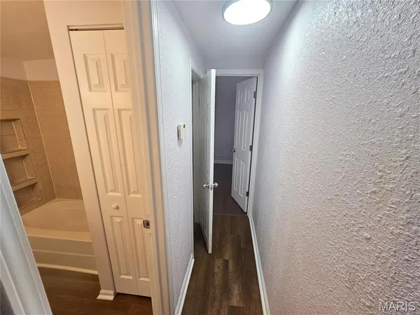 $1,100 | 939 Green Mt Lane, Belleville, IL 62220