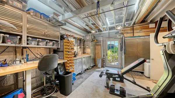 $2,700,000 | 547 North Shore Drive, Sarasota, FL 34234