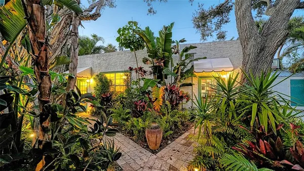 $2,700,000 | 547 North Shore Drive, Sarasota, FL 34234