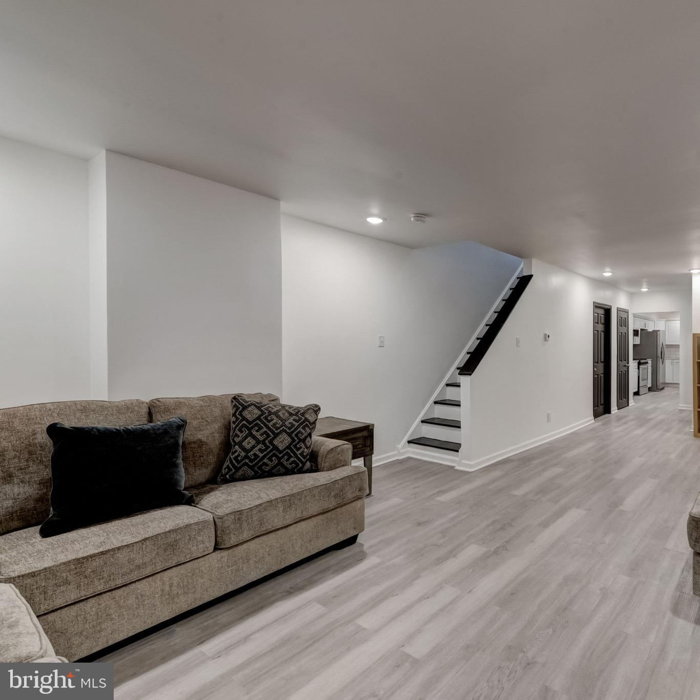 5306 Race Street Philadelphia, PA 19139 - Photo 5 of 15 Living Room