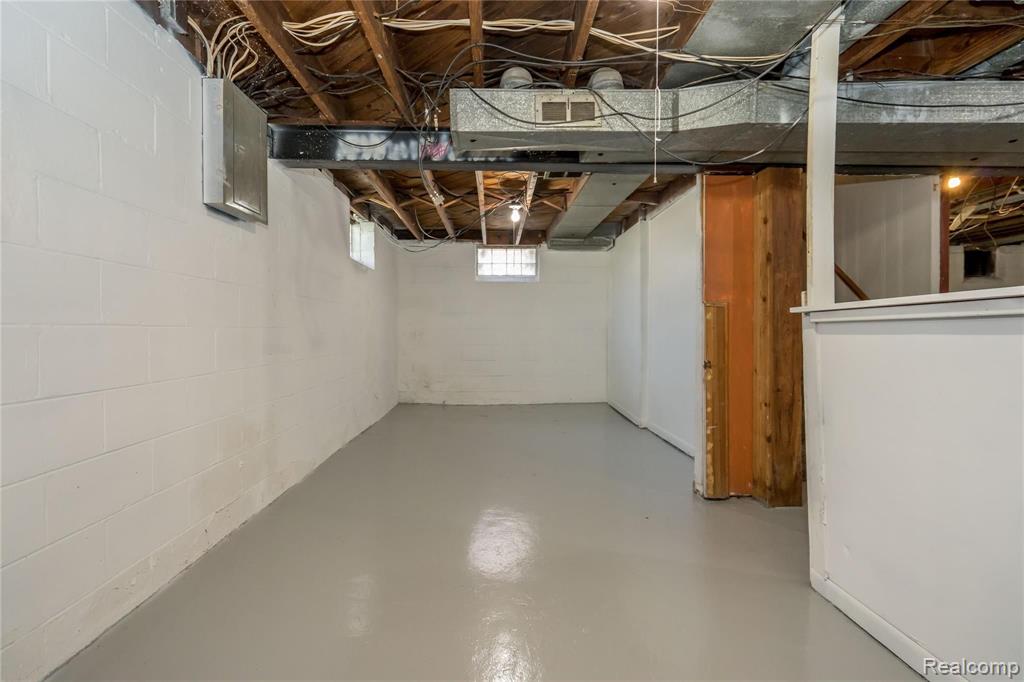 24844 Landau Center Line, MI 48015 - Photo 47 of 58