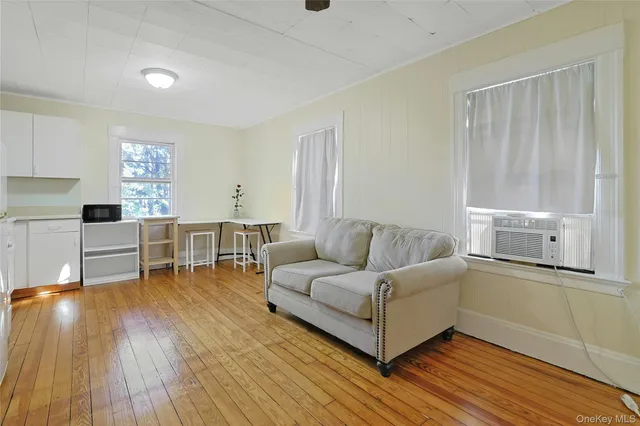 $1,800 | 105 South Broadway, Unit 6, Nyack, NY 10960