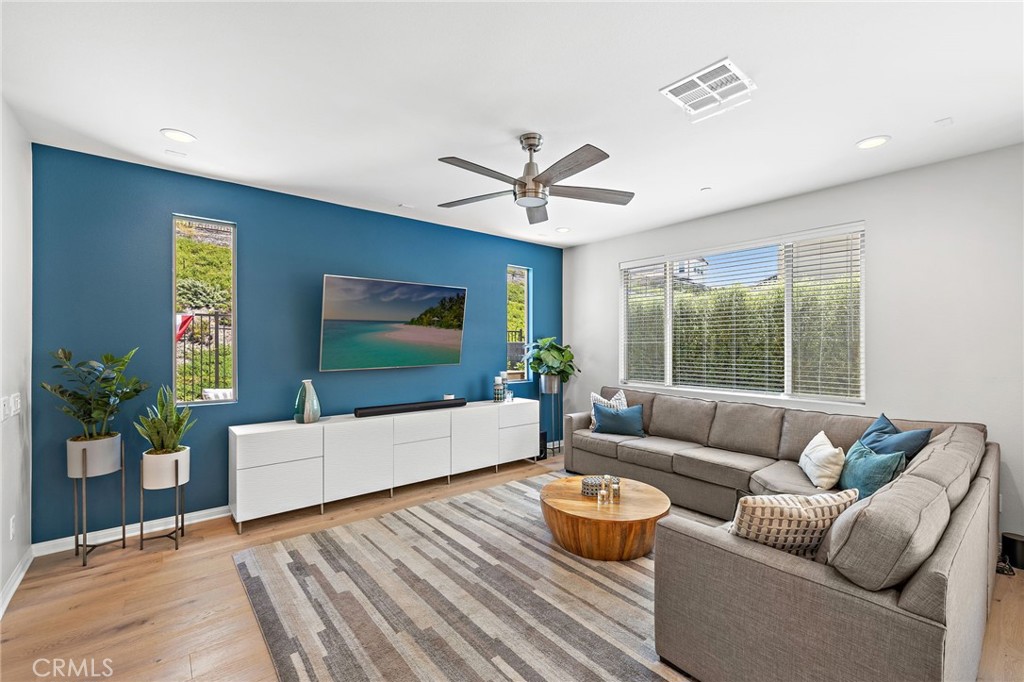 3372 Ivy Way Rancho Mission Viejo, CA 92694 - Photo 6 of 36 3372 Ivy Way Living Room