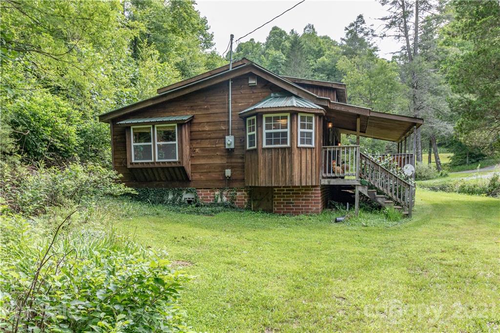 514 Crabtree Road Spruce Pine, NC 28777 - Photo 12 of 42 Gallery Image 12