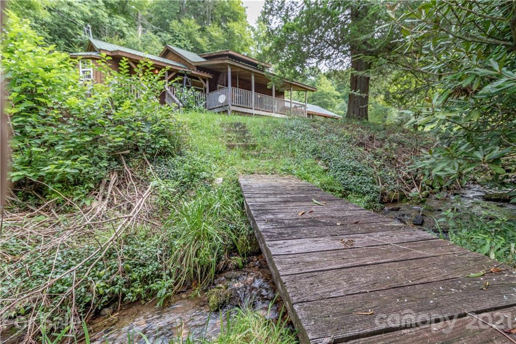 514 Crabtree Road Spruce Pine, NC 28777 - Photo 14 of 42 Gallery Image 14