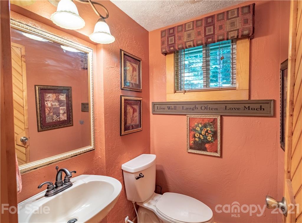 514 Crabtree Road Spruce Pine, NC 28777 - Photo 20 of 42 Gallery Image 20