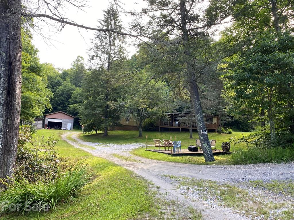 514 Crabtree Road Spruce Pine, NC 28777 - Photo 3 of 42 Gallery Image 3