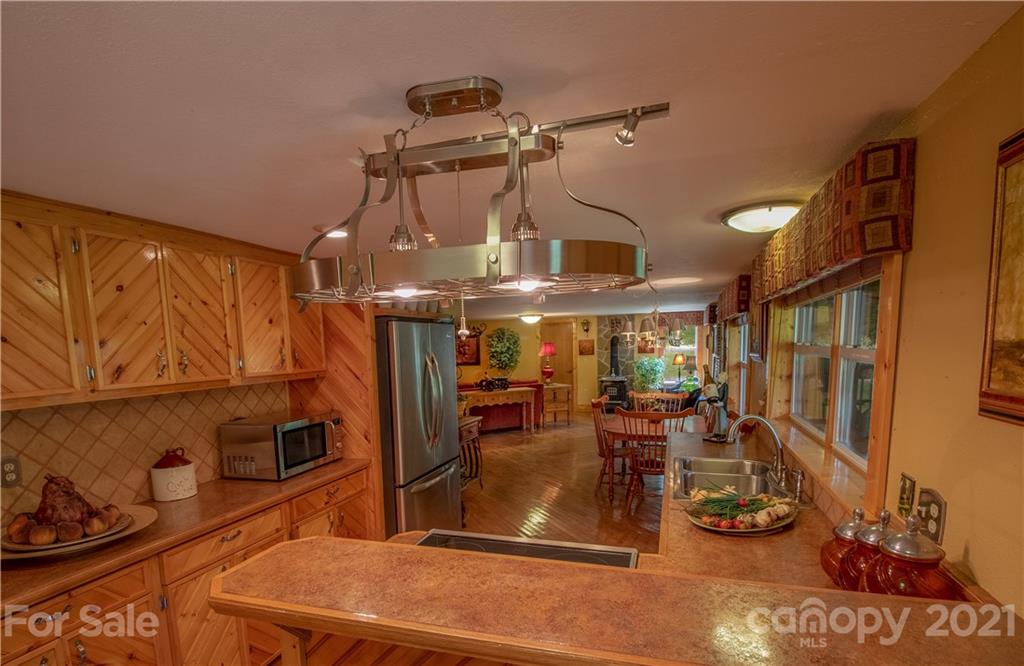514 Crabtree Road Spruce Pine, NC 28777 - Photo 24 of 42 Gallery Image 24