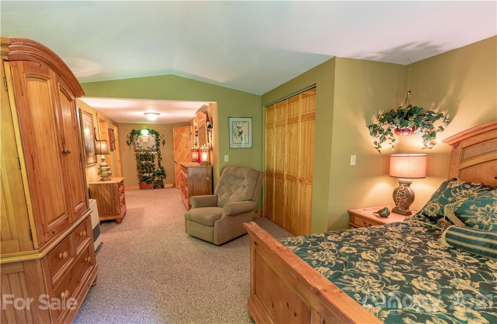 514 Crabtree Road Spruce Pine, NC 28777 - Photo 32 of 42 Gallery Image 32