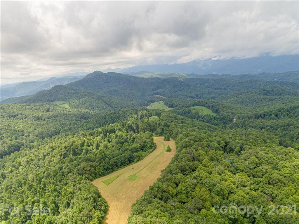 514 Crabtree Road Spruce Pine, NC 28777 - Photo 5 of 42 Gallery Image 5