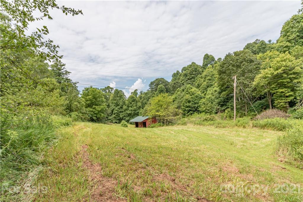 514 Crabtree Road Spruce Pine, NC 28777 - Photo 7 of 42 Gallery Image 7