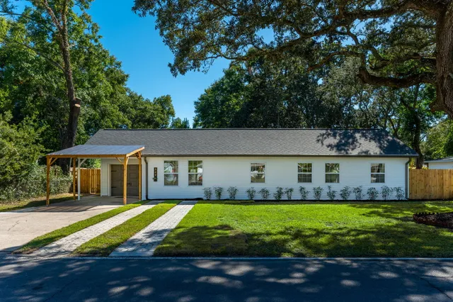 $475,000 | 342 Hollywood Boulevard Northeast, Fort Walton Beach, FL 32548