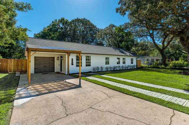 $475,000 | 342 Hollywood Boulevard Northeast, Fort Walton Beach, FL 32548