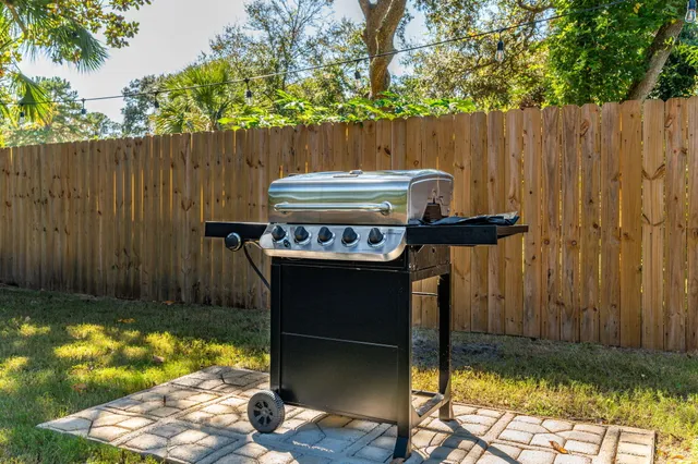 $475,000 | 342 Hollywood Boulevard Northeast, Fort Walton Beach, FL 32548