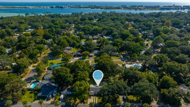 $475,000 | 342 Hollywood Boulevard Northeast, Fort Walton Beach, FL 32548