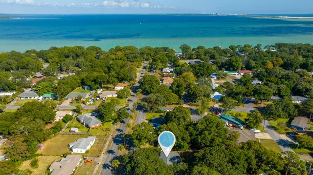 $475,000 | 342 Hollywood Boulevard Northeast, Fort Walton Beach, FL 32548