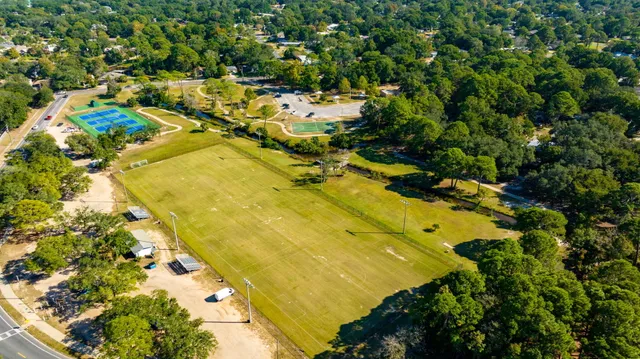 $475,000 | 342 Hollywood Boulevard Northeast, Fort Walton Beach, FL 32548