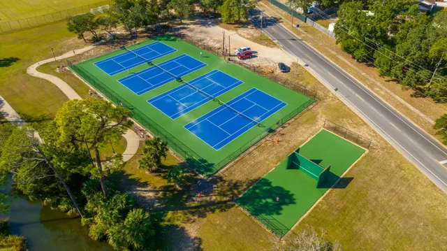 $475,000 | 342 Hollywood Boulevard Northeast, Fort Walton Beach, FL 32548