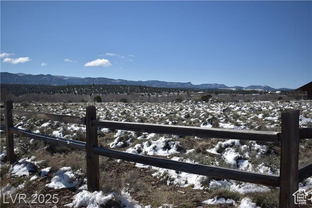 187 West Bryce Gate Circle, Unit 5 Hatch, UT 84735 - Photo 13 of 25 Mountain view