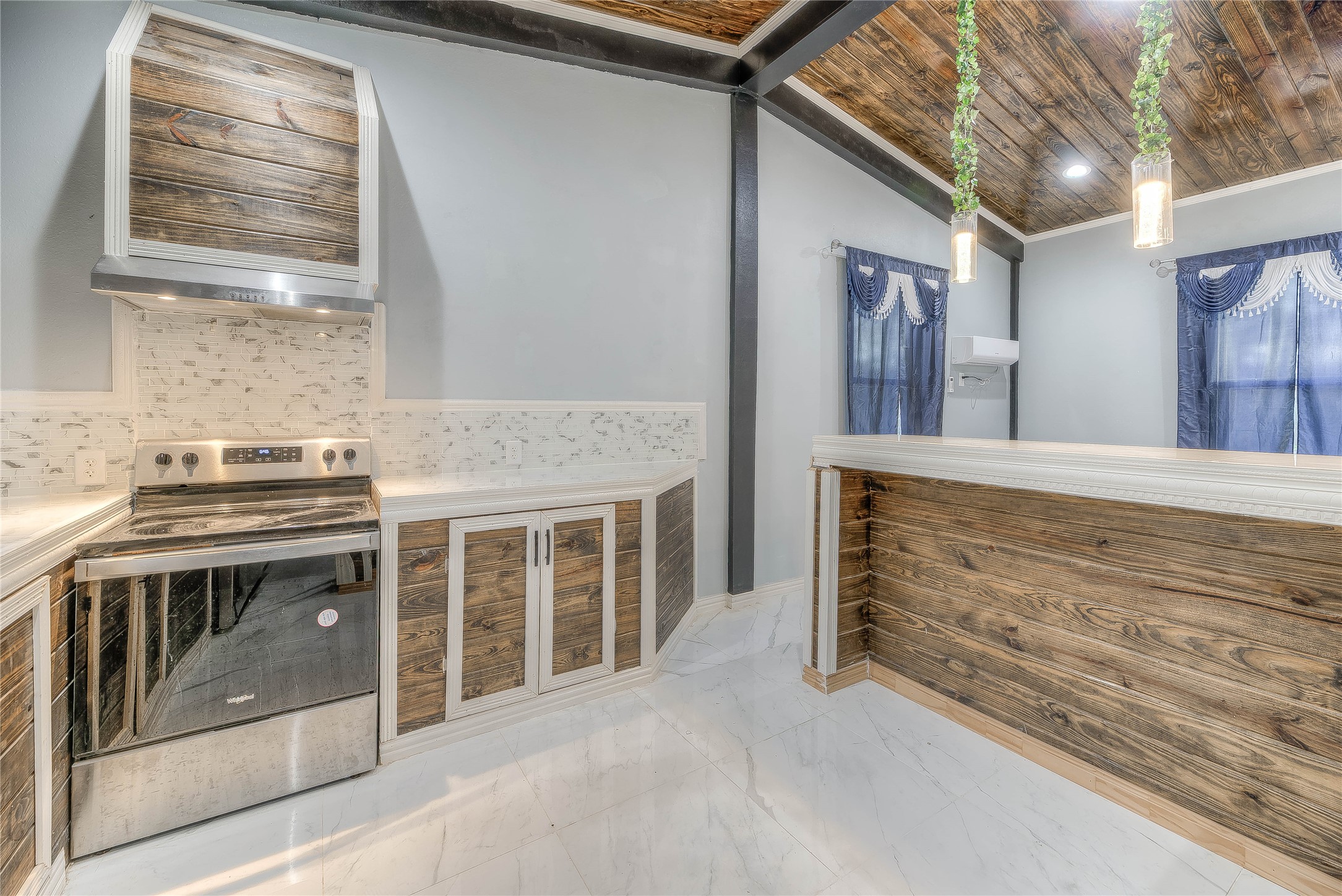 228 1 Such Road Livingston, TX 77351 - Photo 7 of 35 a view of front door of house