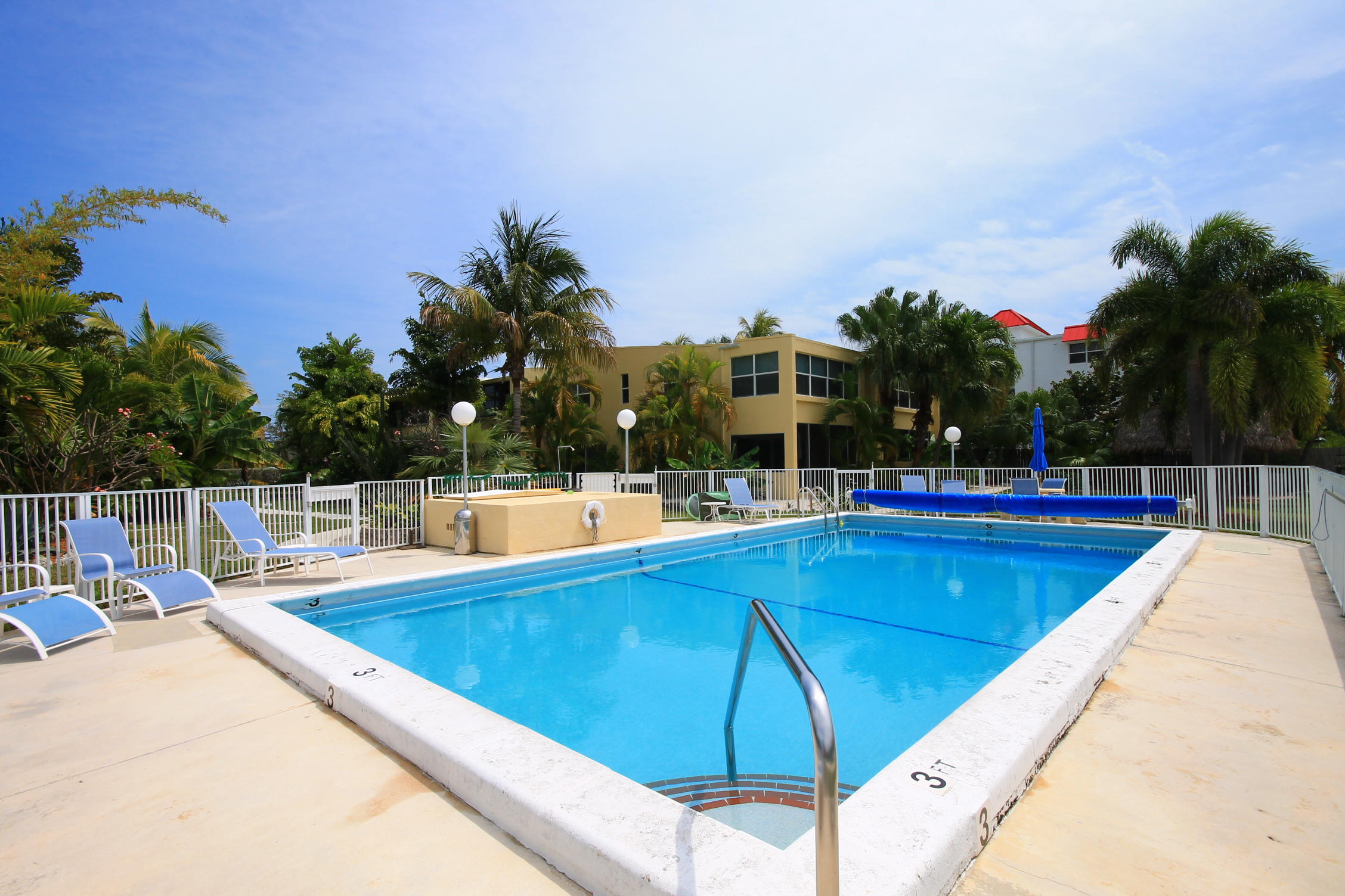 593 Sombrero Beach Road, Unit 12 Marathon, FL 33050 - Photo 15 of 22 15-Pool