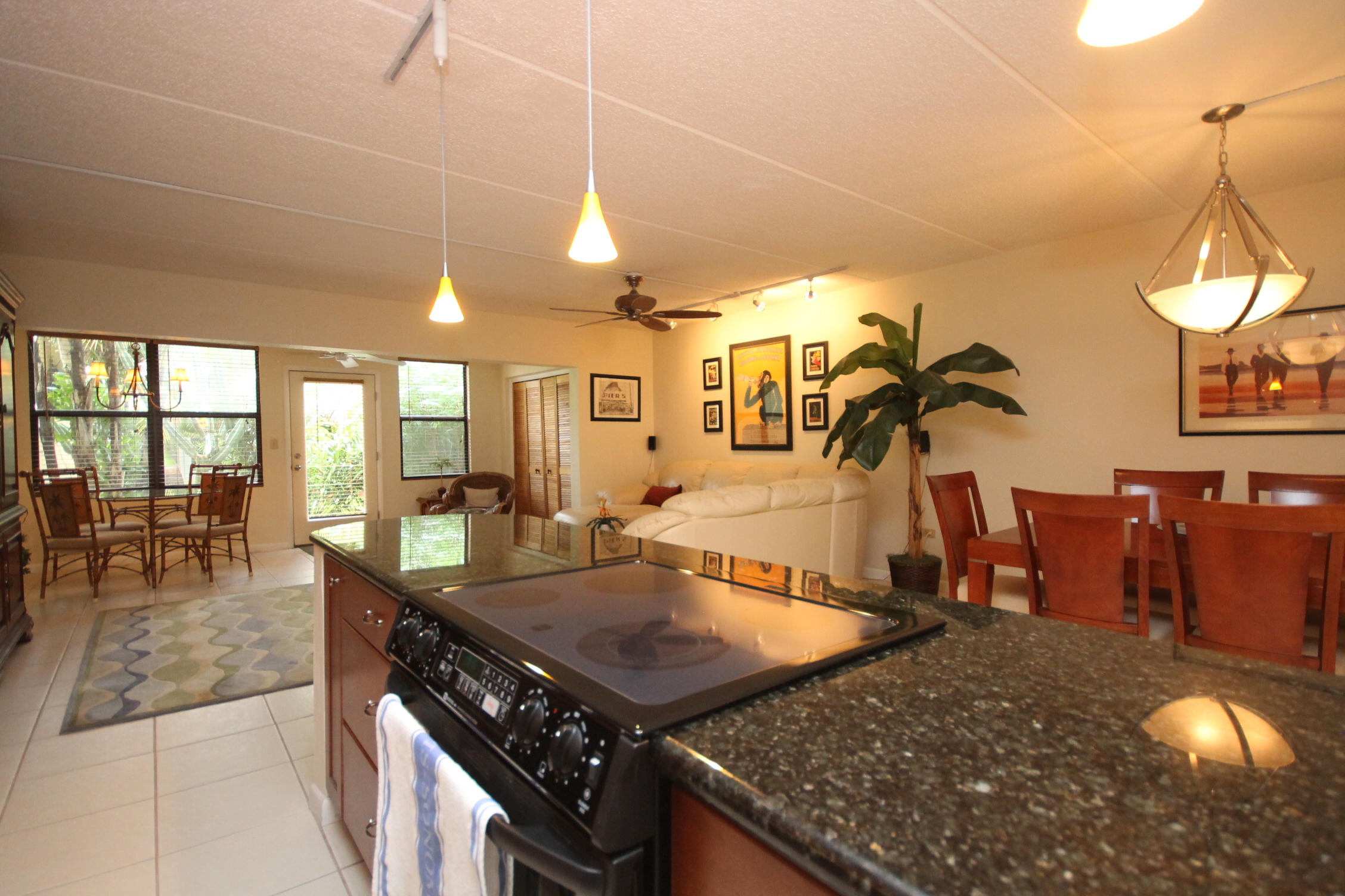 593 Sombrero Beach Road, Unit 12 Marathon, FL 33050 - Photo 9 of 22 9-Kitchen to Front Door