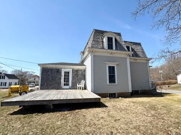 $149,000 | 72 Washington Street, Eastport, ME 04631