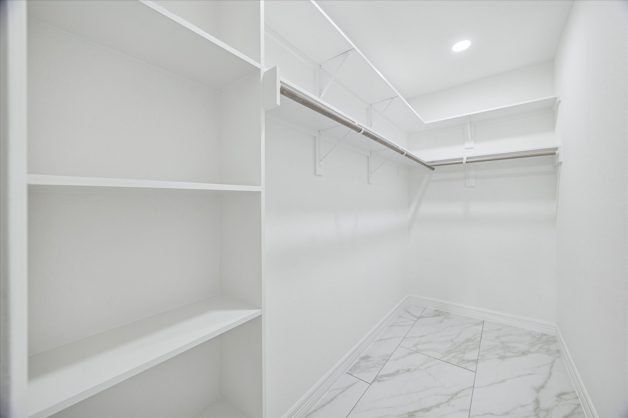 3026 Comanche Willis, TX 77378 - Photo 20 of 34 Primary Walk In Closet