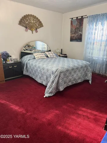 $270,000 | 206 South Date Street, Toppenish, WA 98948