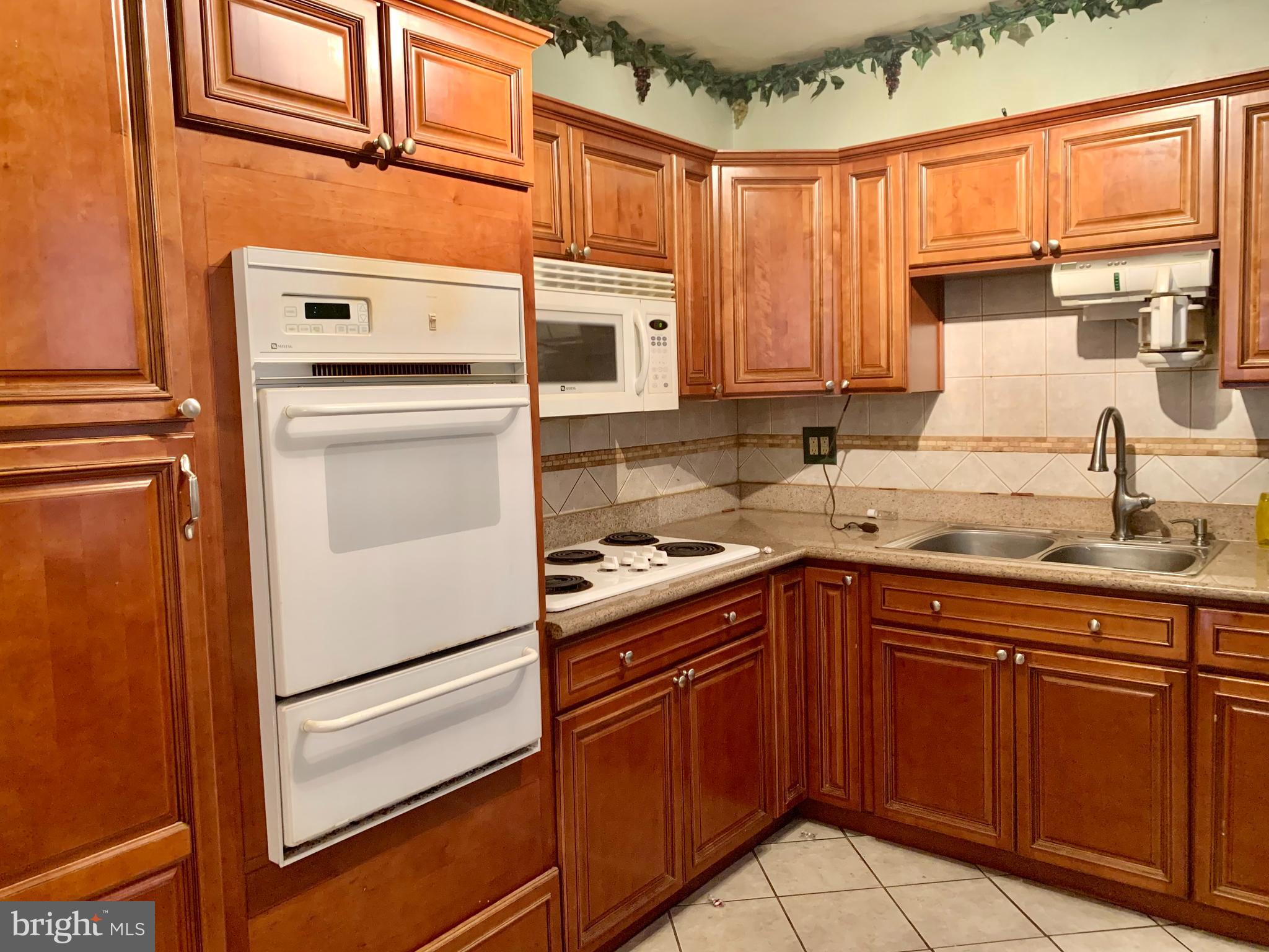 3033 Rorer Street Philadelphia, PA 19134 - Photo 4 of 26