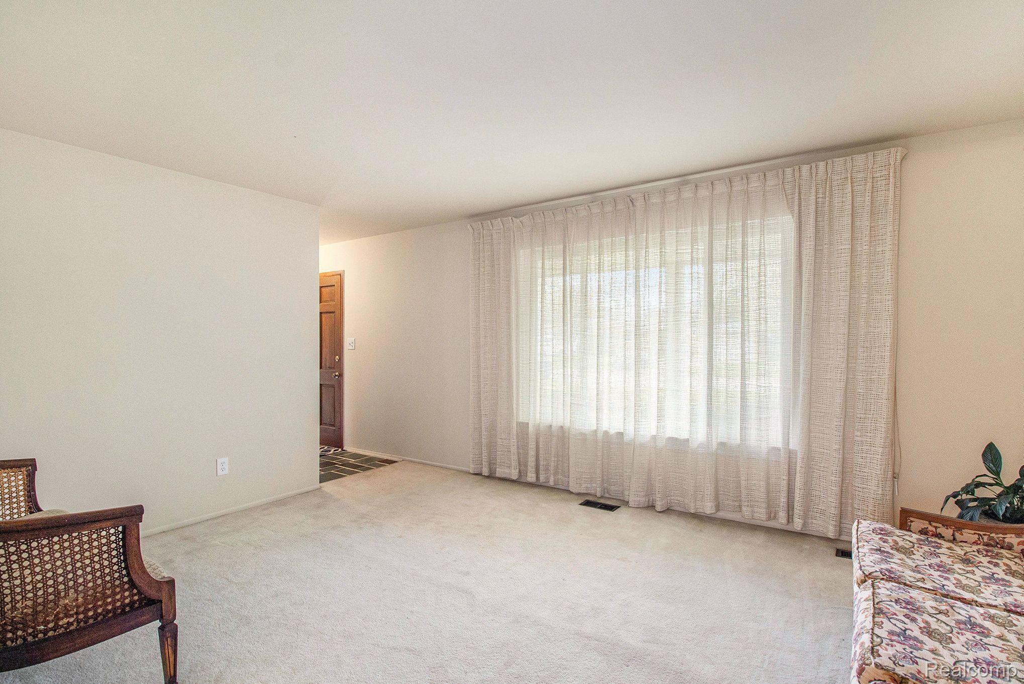 3458 Common Road Warren, MI 48092 - Photo 7 of 25 Gallery Image 7