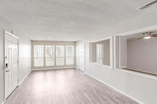 $995 | 9696 Walnut Street, Unit 1402, Dallas, TX 75243