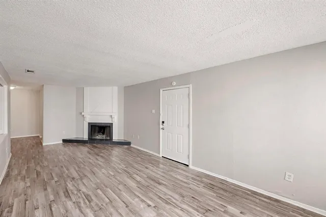 $995 | 9696 Walnut Street, Unit 1402, Dallas, TX 75243