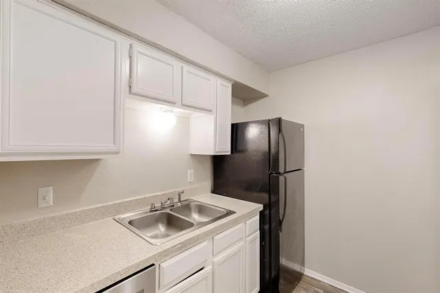 $995 | 9696 Walnut Street, Unit 1402, Dallas, TX 75243