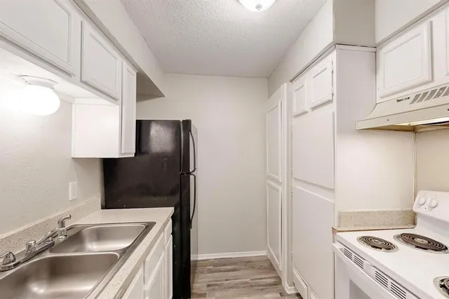 $995 | 9696 Walnut Street, Unit 1402, Dallas, TX 75243