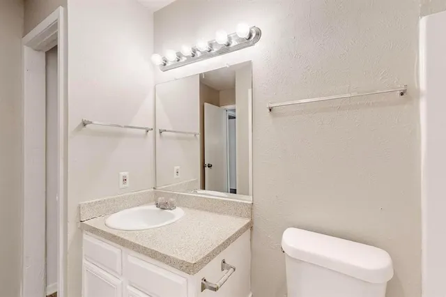 $995 | 9696 Walnut Street, Unit 1402, Dallas, TX 75243