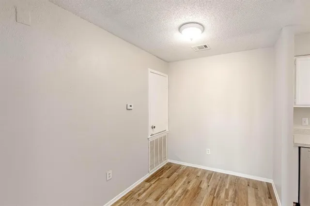 $995 | 9696 Walnut Street, Unit 1402, Dallas, TX 75243