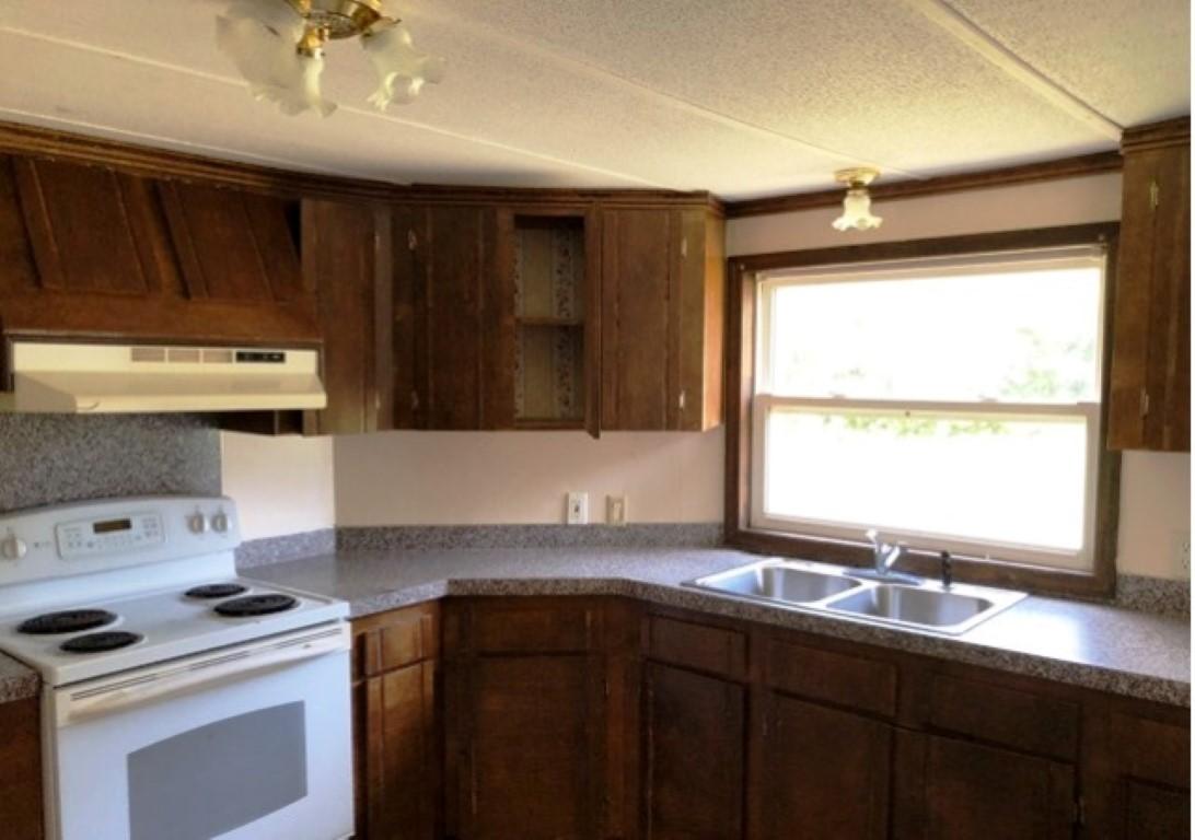 118 Albacore Road Bonneau, SC 29431 - Photo 2 of 19 25