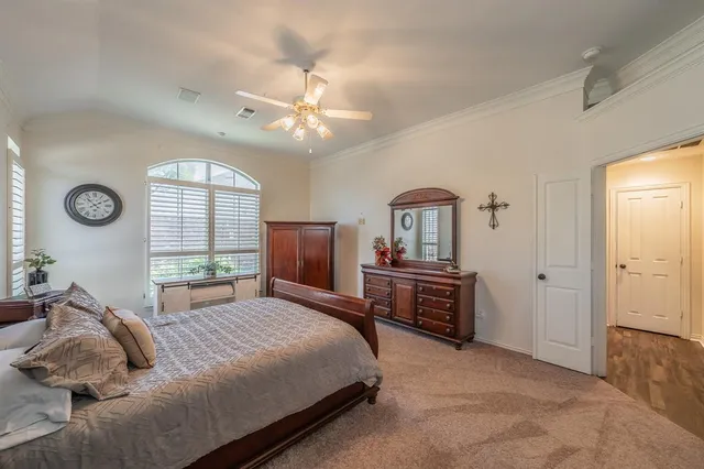 $385,000 | 2305 Bridgeton Lane, Bedford, TX 76021