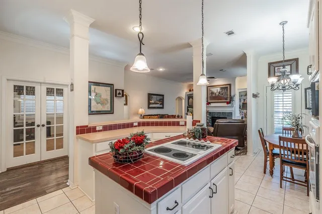 $385,000 | 2305 Bridgeton Lane, Bedford, TX 76021