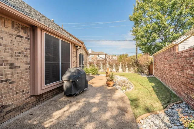 $385,000 | 2305 Bridgeton Lane, Bedford, TX 76021