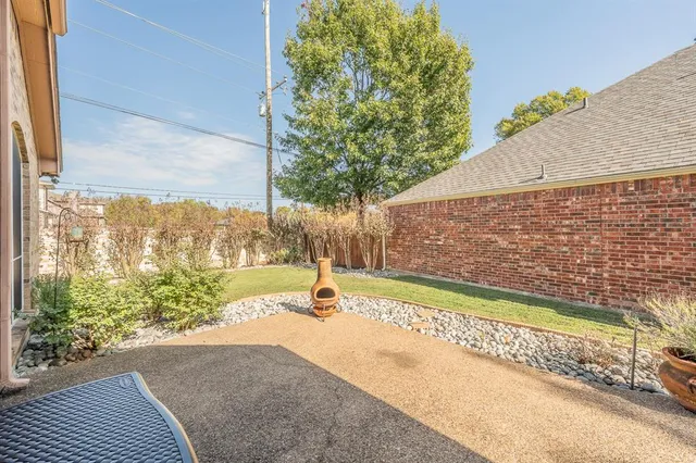 $385,000 | 2305 Bridgeton Lane, Bedford, TX 76021