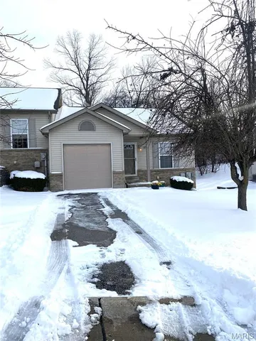 $179,900 | 2300 Willows Court, Washington, MO 63090