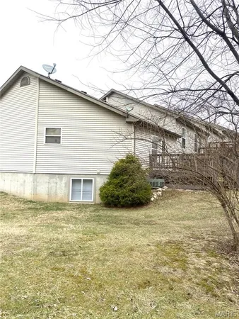 $179,900 | 2300 Willows Court, Washington, MO 63090