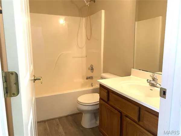 $179,900 | 2300 Willows Court, Washington, MO 63090