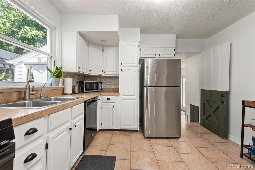 470 Maplehill Road Rochester Hills, MI 48306 - Photo 29 of 54
